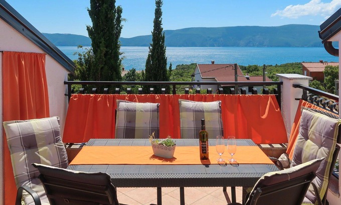 Skrbcici Apartamento | Bonito apartamento para 6 personas con WIFI, A/C, TV, patio y aparcamiento
