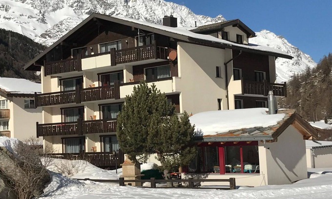 Saas Almagell Apartamento | Bonito apartamento para 5 personas con WIFI, TV y balcón