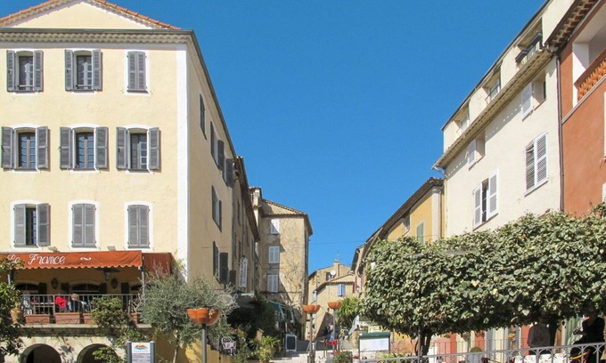 Fayence Casa | Precioso apartamento en villa para 4 personas con piscina, A/C, WIFI, TV, patio y mascotas permitida
