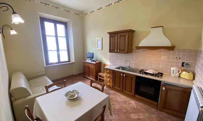 Casole d'Elsa Casa | Acogedor apartamento en villa con piscina, WIFI, TV, patio, vista panorámica y aparcamiento