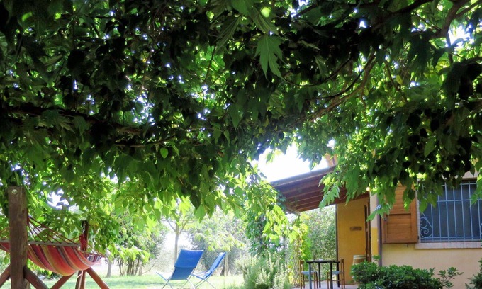 Roccastrada Villa | Bonito apartamento en villa con piscina, WIFI, TV, terraza, mascotas permitida y aparcamiento