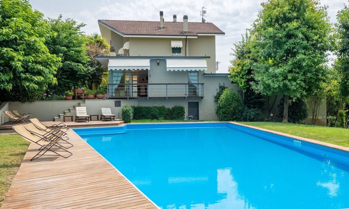 Monteu Roero Apartamento | Bonito apartamento para 6 personas con piscina privada, A/C, WIFI, TV, terraza y mascotas permitida