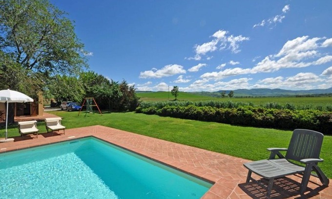 Gallina Apartamento | Acogedor apartamento con WIFI, piscina, vista panorámica y aparcamiento, cerca de Montepulciano