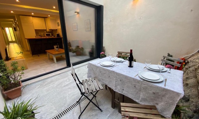Caldes d'Estrac Apartamento | Beautiful apartment 5 minutes walk to the beach