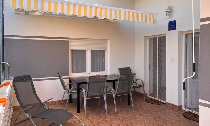 Gornji Karin Apartamento | Hermoso apartamento en Gornji Karin