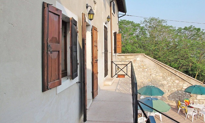 Costermano Apartamento | Acogedor apartamento con piscina, WIFI, A/C, TV, patio, mascotas permitida y aparcamiento
