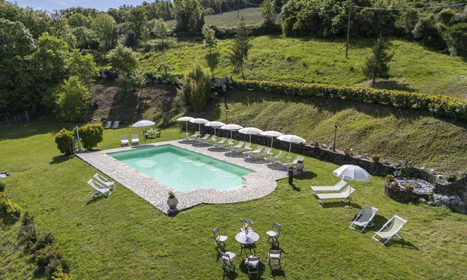Radicondoli Villa | Hermoso apartamento en villa con WIFI, piscina, veranda, vista panorámica y aparcamiento