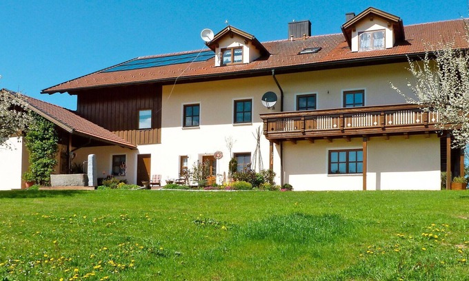 March Apartamento | Bonito apartamento para 5 personas con WIFI, TV, patio y aparcamiento