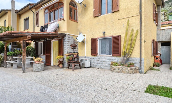 Pomonte Apartamento | Hermoso apartamento para 6 personas con A/C, WIFI, TV, terraza y mascotas permitida