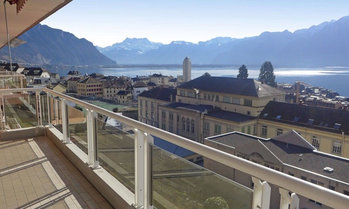 Montreux Apartamento | Hermoso apartamento para 5 personas con WIFI, TV, balcón, mascotas permitida y vista panorámica
