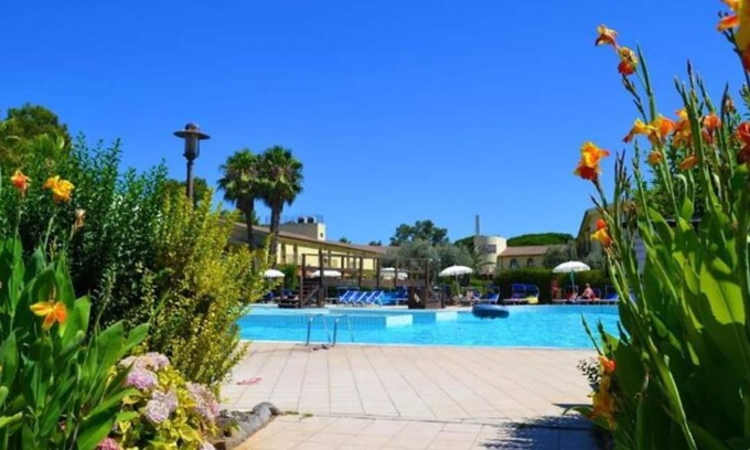 Arborea Apartamento | Bonito apartamento para 4 personas con piscina, A/C, WIFI, TV y mascotas permitida