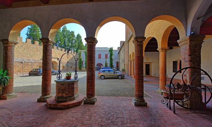 Certaldo Alto Apartamento | Precioso apartamento con WIFI, A/C, TV, vista panorámica y aparcamiento, cerca de San Gimignano