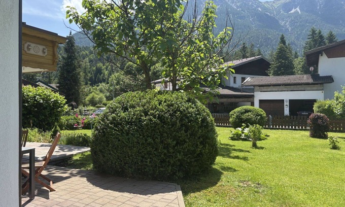Weissenbach am Lech Apartamento | Acogedor apartamento para 6 personas con WIFI, TV, terraza y mascotas permitida