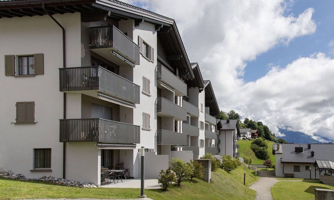 Falera Apartamento | Apartamento con WIFI, piscina, TV, patio, mascotas permitida, vista panorámica, aparcamiento