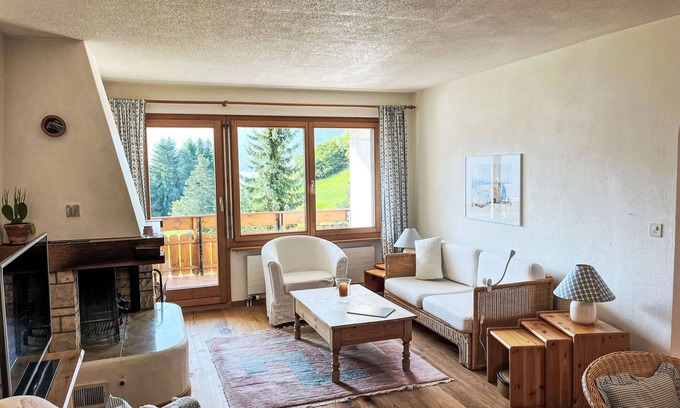 Salouf Apartamento | Hermoso apartamento con piscina, WIFI, TV, balcón, mascotas permitida y vista panorámica