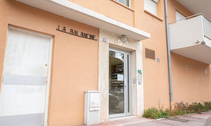 Toulon - Hyeres Apartamento | Bonito apartamento para 4 personas con WIFI, TV, balcón y aparcamiento