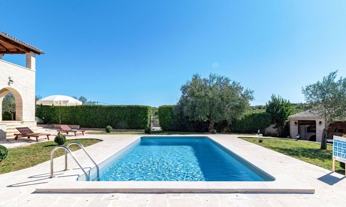 Stifanici Apartamento | Acogedor apartamento con WIFI, piscina, A/C, TV, terraza, mascotas permitida y aparcamiento