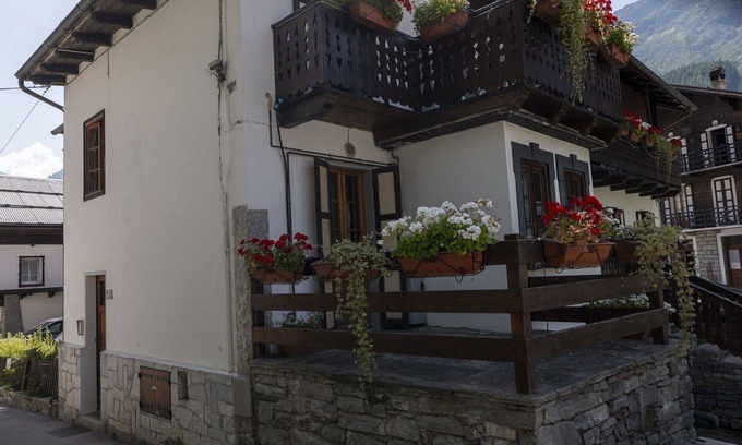 Macugnaga Apartamento | Bonito apartamento para 6 personas con TV, balcón, mascotas permitida y vista panorámica
