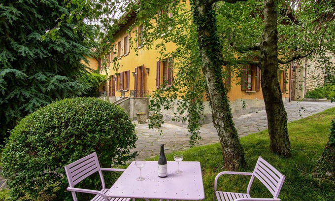 Tavernerio Apartamento | Hermoso apartamento para 4 personas con WIFI, TV, patio, mascotas permitida y aparcamiento