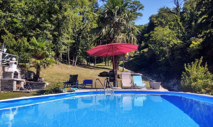 Sorico Apartamento | Acogedor apartamento para 5 personas con WIFI, piscina, TV, balcón y mascotas permitida