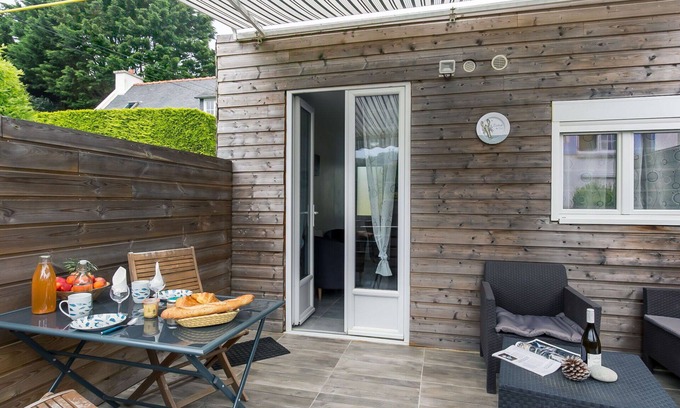 Locquirec Apartamento | Acogedor apartamento para 2 personas con WIFI, TV, terraza, mascotas permitida y aparcamiento