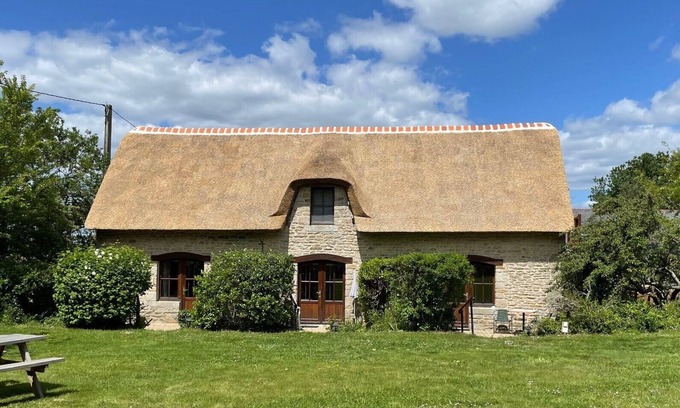 Plomeur Cabaña | Beautiful apartment in a renovated farmhouse.