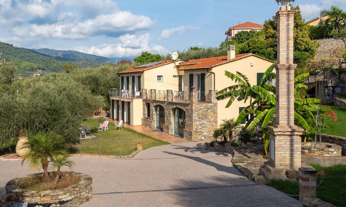 Costa dʼOneglia Villa | Bonito apartamento en villa con WIFI, TV, patio, mascotas permitida, vista panorámica, aparcamiento