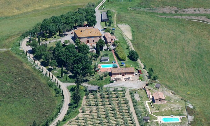 Peccioli Villa | Bonito apartamento en villa para 3 personas con WIFI, piscina, vista panorámica y aparcamiento