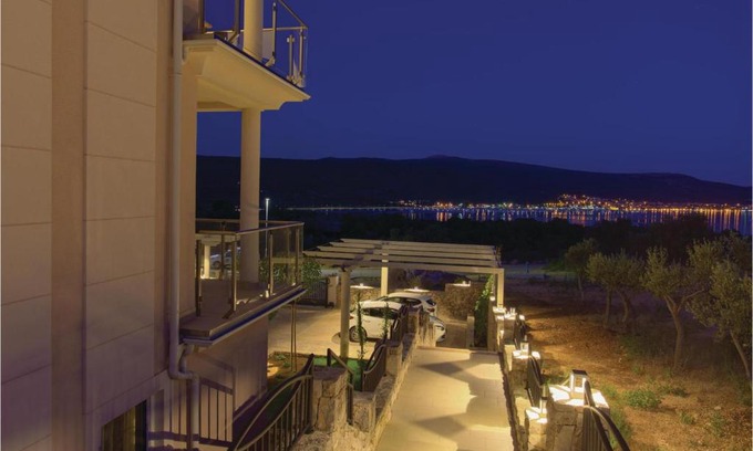 Kornic Apartamento | Beautiful apartment in Kornic with 1 Bedrooms, Indoor swimming pool and Swimming pool