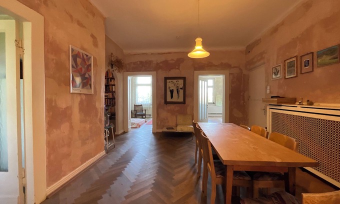 Neustadt-Sued Apartamento | Beautiful apartment in old building in top location directly on the Rhine with balcony