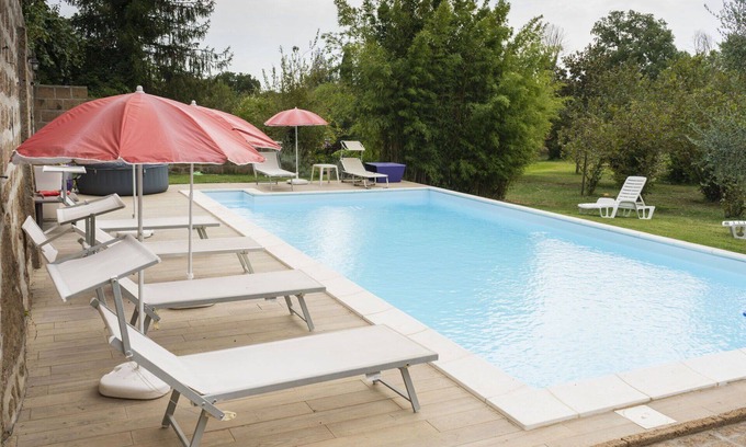 Corchiano Apartamento | Hermoso apartamento para 9 personas con WIFI, piscina, TV, mascotas permitida y aparcamiento