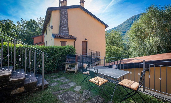 Cutigliano Apartamento | Hermoso apartamento para 4 personas con WIFI, piscina, TV y mascotas permitida