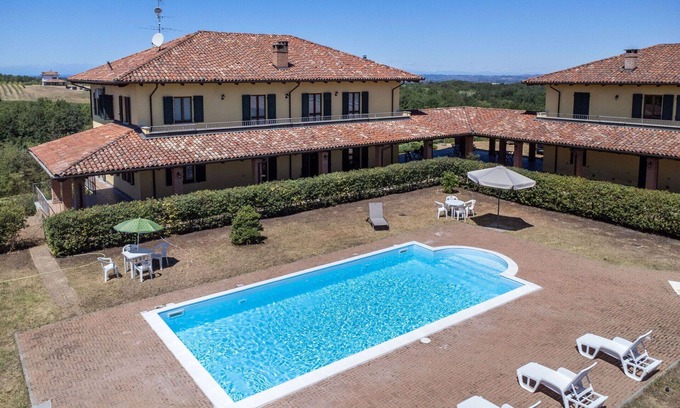 Mombaruzzo Apartamento | Precioso apartamento para 12 personas con piscina, WIFI, TV, balcón y mascotas permitida