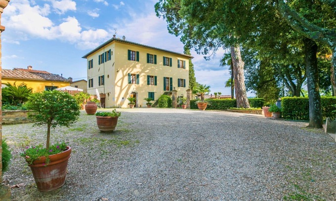 Poggibonsi Villa | Hermoso apartamento en villa con WIFI, piscina, TV, terraza, mascotas permitida y aparcamiento