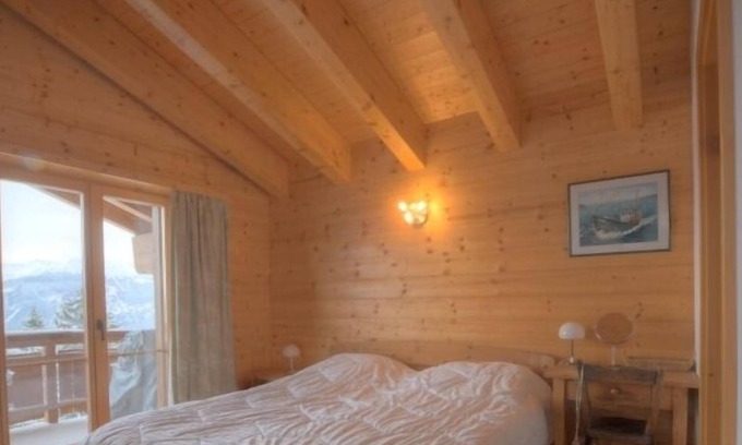 Anzere Apartamento | Beautiful apartment located close to the village square with 4 bedrooms, including a master bedroom