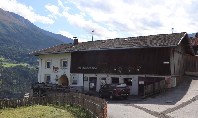 Grins Apartamento | Beautiful apartment on a working farm