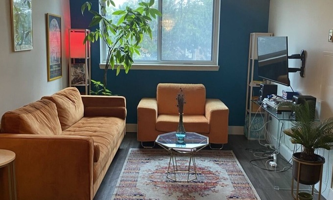 Parkdale Apartamento | Beautiful Apartment on Queen West