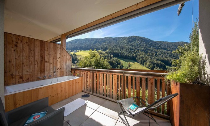 Collepietra Apartamento | Precioso apartamento "Sonnleiten Sonnenadler 1" con vistas a la montaña