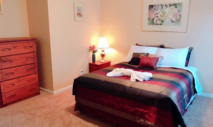 Greensboro Apartamento | Beautiful apartment perfect for long term stays!