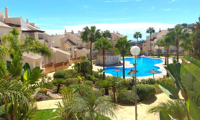 Benalmádena Apartamento | Beautiful apartment with pools, playground and paddle tennis - Family friendly and near Vithas Hospital - Free parking in garage