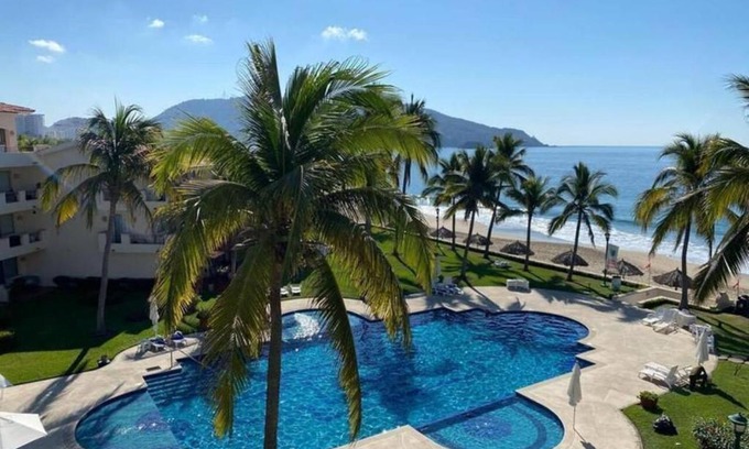 Ixtapa Apartamento | Beautiful Apt. w/Pool and Direct Beach Access