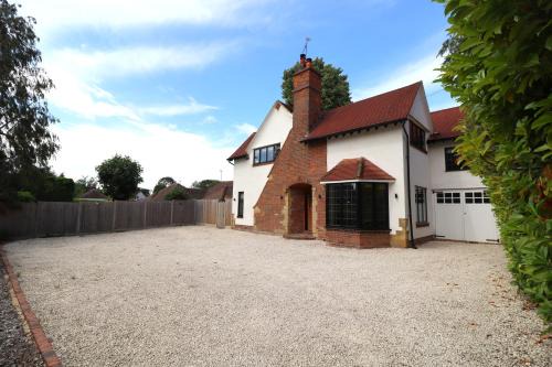 East Grinstead Casa | Beautiful arts and crafts home