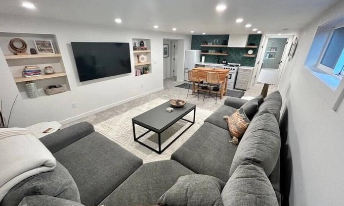 Whittier Heights Apartamento | Beautiful Ballard Basement