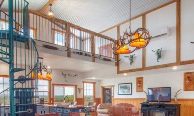 Bandera Cabina | Beautiful Bandera Cabin | Huge Deck | River Access