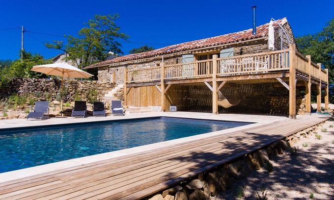Espinas Casa | Impresionante granero, vistas orientadas al sur, piscina exclusiva, cerca de Saint Antonin Noble Val