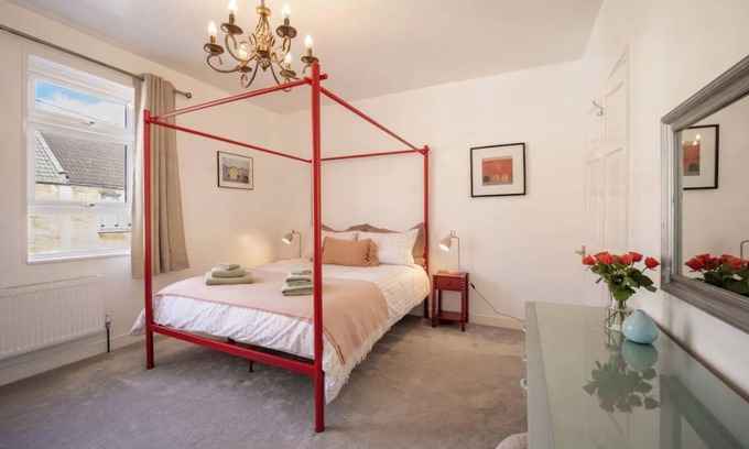 Bath Casa | Beautiful Bath Home - Sleeps 7, Perfect for Families or Friendship Groups
