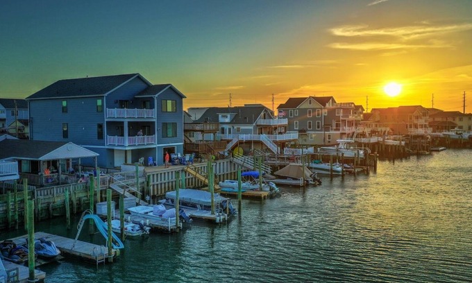 Green Creek Condominio | Beautiful Bayfront Duplex with Boat Slip