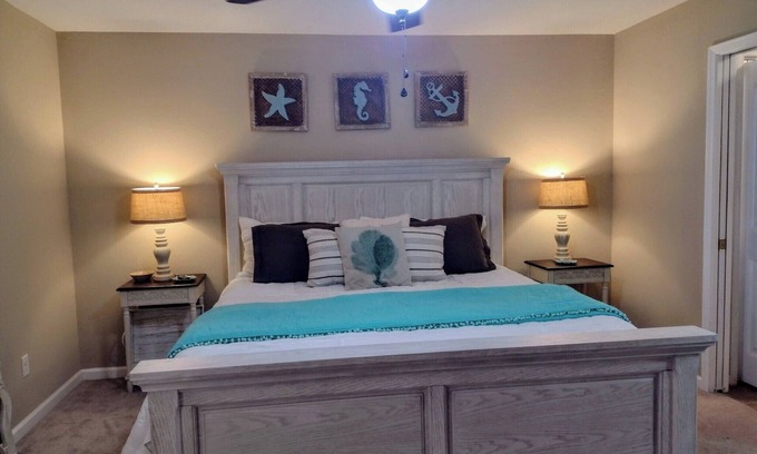 Holiday Beach Casa | Beautiful Beach house by boat ramp, Boat Parking ,POOL , large home & Garage