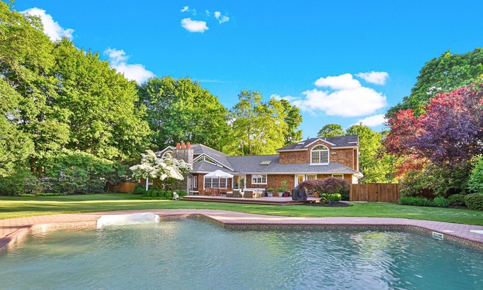East Moriches Casa | BEAUTIFUL BEACH ESCAPE NEAR WESTHAMPTON BEACH VILLAGE!!