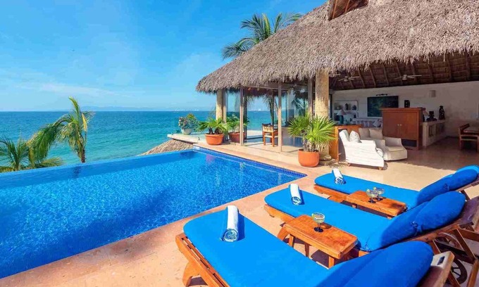 El Caloso Villa | Beautiful BeachFront luxury villa Puerto Vallarta - Mexico